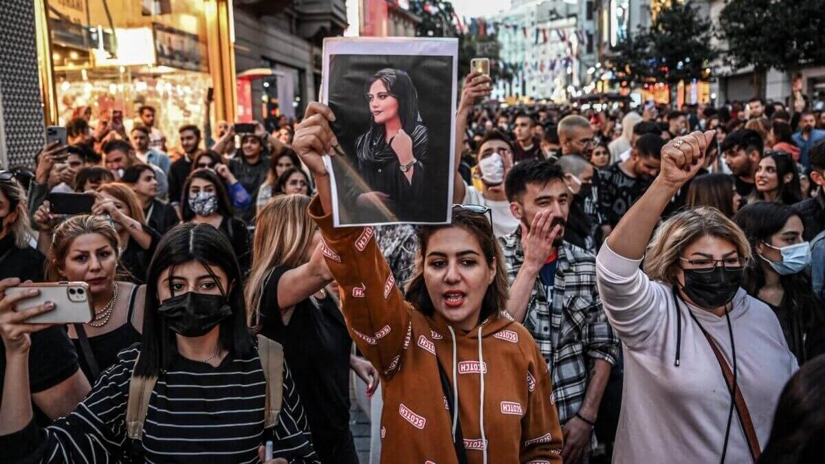 伊朗：Mahsha Amini遇害引發全國起義