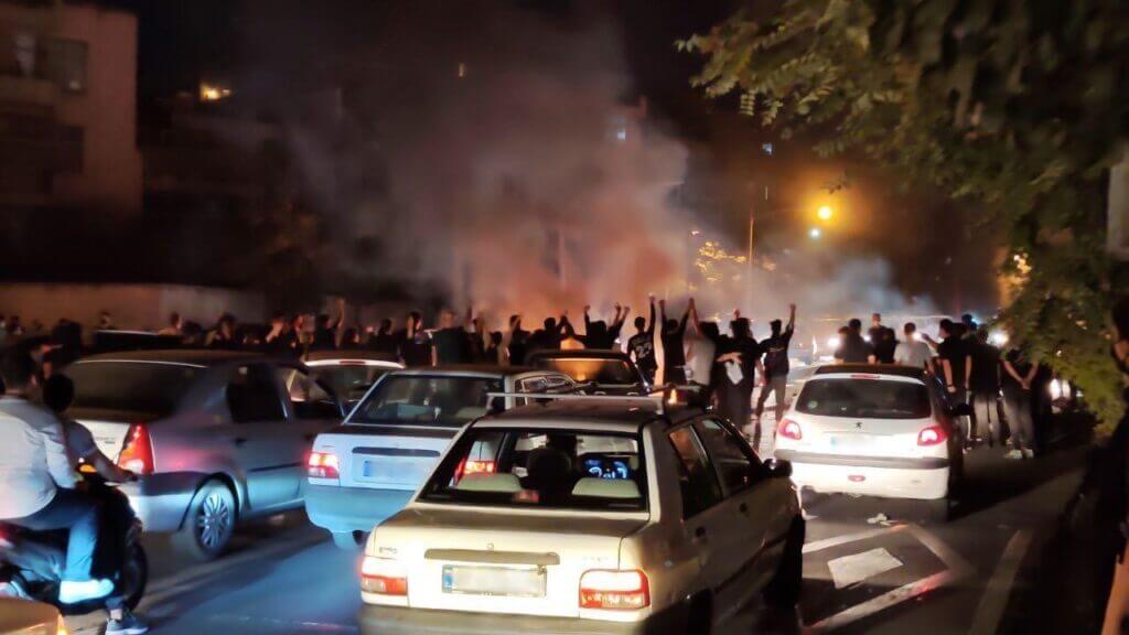 伊朗抗爭繼續，上百所大學罷課
